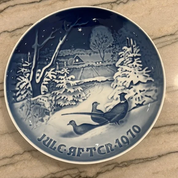 Vintage - 1970 Christmas in Greenland Collector Plate - Picture 2 of 12